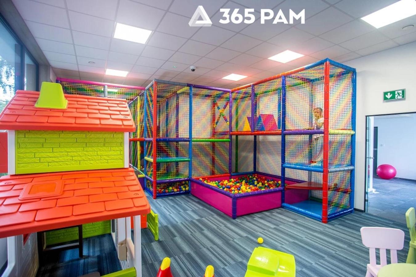 Feniks Kolobrzeg Podczele Basen, Silownia, Bawialnia - 365Pam Exterior foto